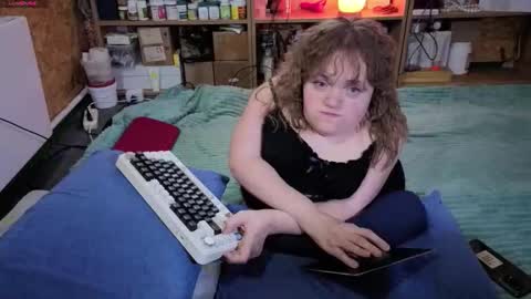 Natalie online show from November 2025 06:34:01 AM