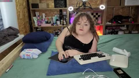 Natalie online show from December 2025 05:38:02 AM