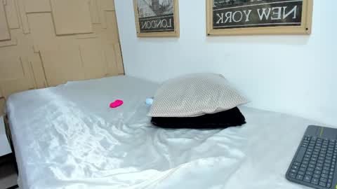 Zoe Hudson online show from April 2026 08:03:01 PM