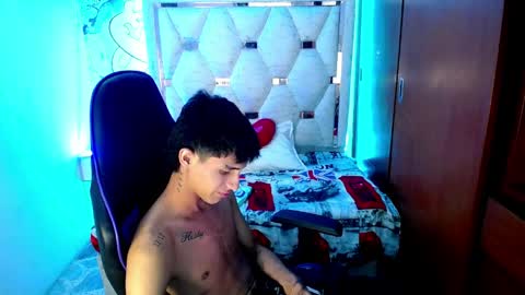 Snapshot of akyra_latin chatting on March 2026 12:01:02 AM Akyra latin online show from March 2026 12:01:02 AM