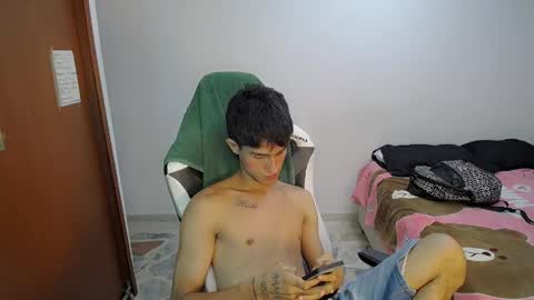 Snapshot of akyra_latin chatting on April 2026 04:02:02 AM Akyra latin online show from April 2026 04:02:02 AM