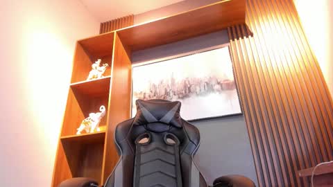 Alahia Rodriguez online show from December 2025 06:45:01 PM