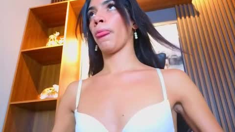 Snapshot of alahia__rodriguez chatting on May 2026 07:41:01 PM Alahia Rodriguez online show from May 2026 07:41:01 PM