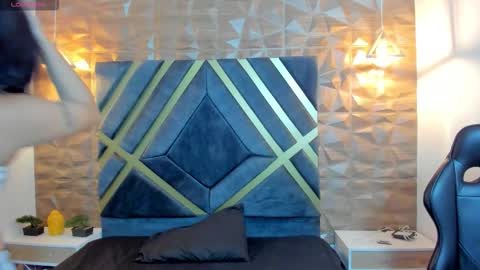 ALAHIA online show from October 2025 11:09:01 AM