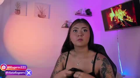 Snapshot of alaiarogerss chatting on April 2026 10:27:01 AM online show from April 2026 10:27:01 AM