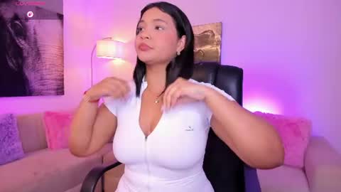 Snapshot of alaiia7 chatting on June 2026 06:53:02 PM Alaia online show from June 2026 06:53:02 PM