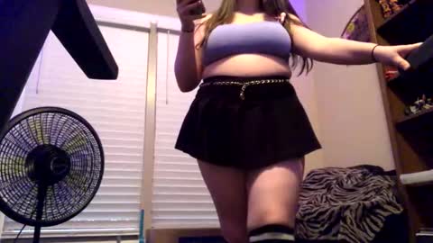 Alaira Moon online show from December 2025 11:01:02 PM