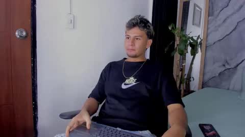 Snapshot of alan__smith chatting on November 2025 07:54:01 PM alan__smith online show from November 2025 07:54:01 PM