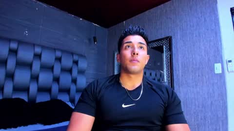 Snapshot of alan_greek_1 chatting on April 2026 08:33:01 PM Alan greek online show from April 2026 08:33:01 PM