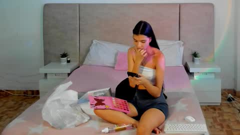 Snapshot of alana__get chatting on October 2025 03:00:02 PM online show from October 2025 03:00:02 PM