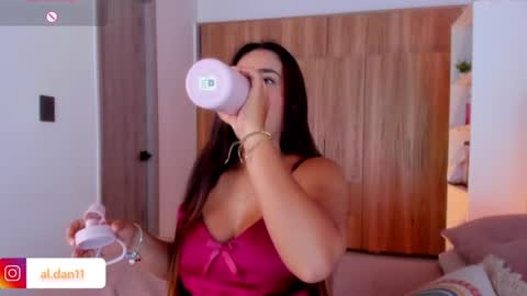 Snapshot of alana_dantes chatting on July 2026 03:14:02 PM M E L I online show from July 2026 03:14:02 PM