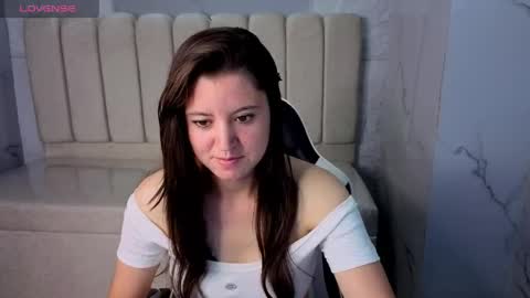 Snapshot of alana_fox_tx chatting on June 2026 08:21:02 PM Follow me.. Live 1430 to 2100 online show from June 2026 08:21:02 PM