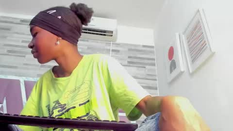 Alana online show from October 2025 06:42:01 PM