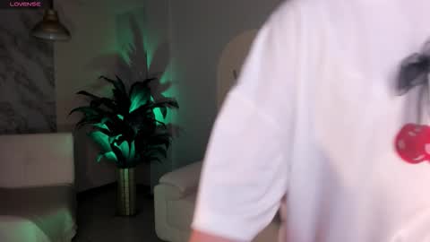 Alana online show from September 2025 11:55:01 AM