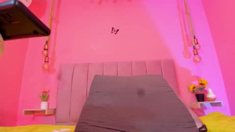 Alanaa Rosee  online show from October 2025 08:14:02 PM