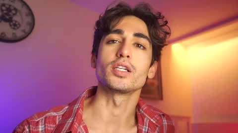 idenavarre online show from December 2024 10:39:01 PM