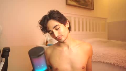 idenavarre online show from February 2025 11:15:02 PM