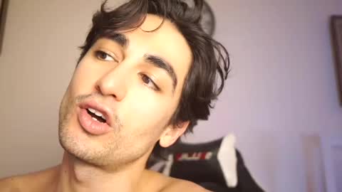 idenavarre online show from February 2025 10:19:01 PM