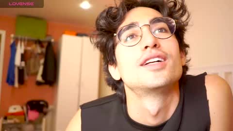 idenavarre online show from September 2025 08:30:02 PM