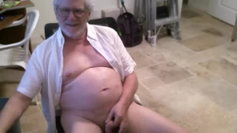 Snapshot of alanlee10allen chatting on April 2026 09:48:01 PM Alanlee10allen online show from April 2026 09:48:01 PM