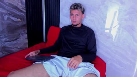 Alan Smith  online show from October 2025 07:47:01 PM