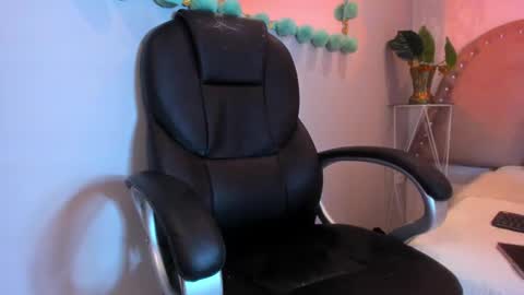 Snapshot of alanna_blaze chatting on October 2025 12:41:02 PM alanna_blaze online show from October 2025 12:41:02 PM