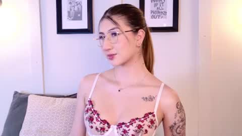 Snapshot of alanna_dh chatting on July 2026 07:31:01 PM Alanna online show from July 2026 07:31:01 PM