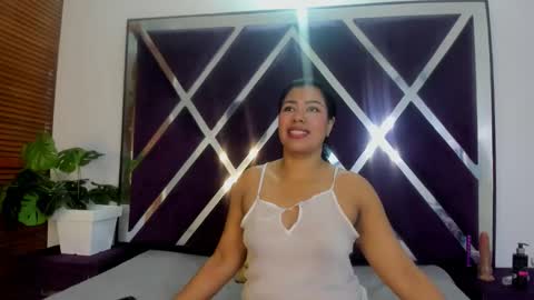 alannaht online show from May 2026 02:22:02 PM