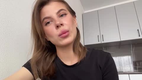 Snapshot of alannapostuci chatting on October 2025 08:27:02 AM Mila online show from October 2025 08:27:02 AM