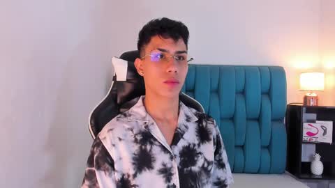 Snapshot of alannaughty_ chatting on February 2025 04:32:02 AM alannaughty_ online show from February 2025 04:32:02 AM