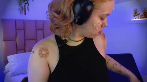 Snapshot of albaandthayron chatting on October 2025 11:27:02 AM albaandthayron online show from October 2025 11:27:02 AM