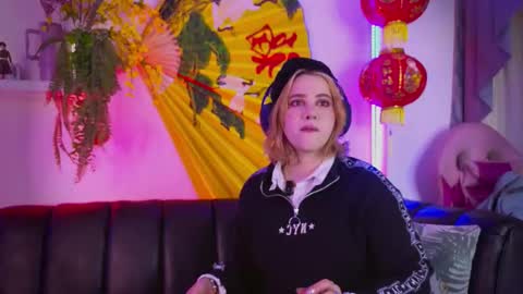 Snapshot of albaandthayron chatting on October 2025 12:13:02 PM albaandthayron online show from October 2025 12:13:02 PM