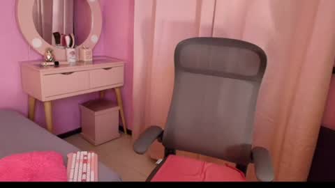 aldana_stone online show from June 2026 02:00:01 AM