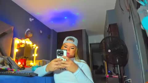 Snapshot of ale_horny_crazy chatting on July 2026 01:15:02 AM NIKO online show from July 2026 01:15:02 AM