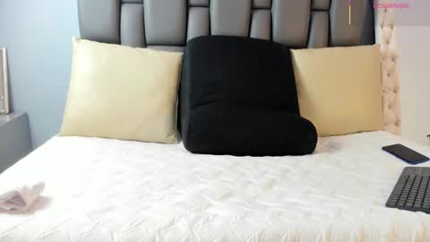 Snapshot of ale_noah_xxx chatting on October 2025 04:08:02 AM ale_noah_xxx online show from October 2025 04:08:02 AM