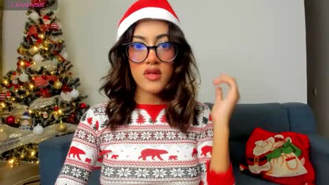 Snapshot of ale_petitee chatting on December 2025 07:25:01 AM alexa online show from December 2025 07:25:01 AM