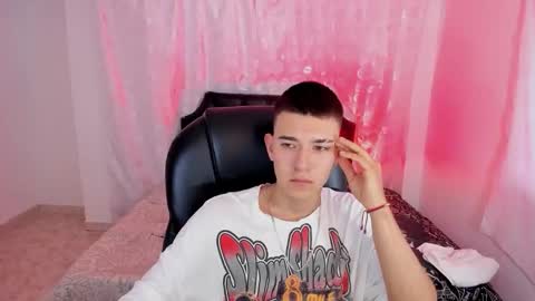 Aleck Boy online show from November 2025 06:51:02 PM