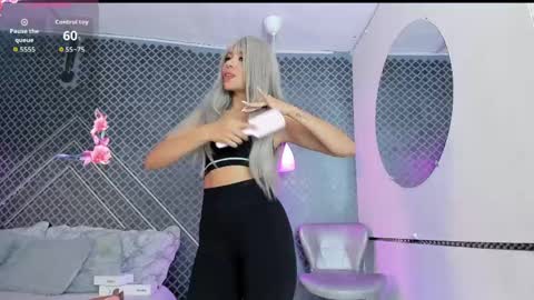 Snapshot of aleja_bloom chatting on May 2026 12:12:02 PM aleja_bloom online show from May 2026 12:12:02 PM