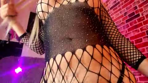 Snapshot of aleja_hill chatting on July 2026 10:58:01 PM Aleja Hill online show from July 2026 10:58:01 PM