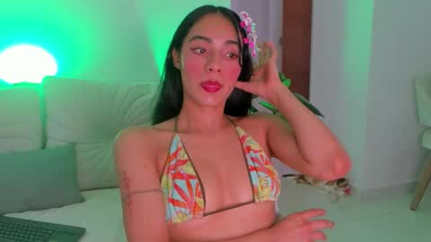 aleja_r01 online show from March 2026 08:25:01 PM