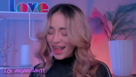 Snapshot of alejamillan1 chatting on June 2026 04:03:02 AM night GTM -5 online show from June 2026 04:03:02 AM