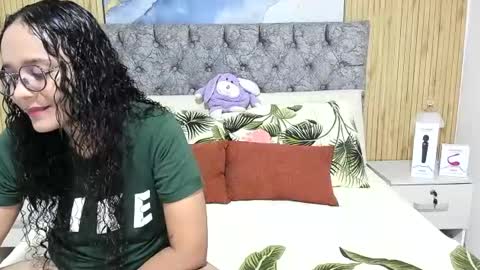 Snapshot of alejandra_evanss chatting on July 2026 02:43:01 AM alejandra_evanss online show from July 2026 02:43:01 AM