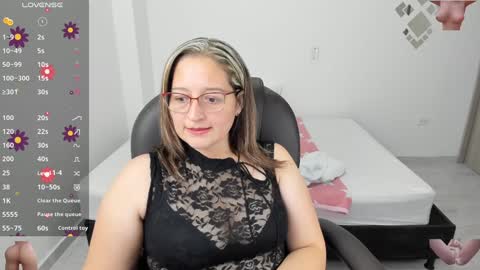 Snapshot of alejandra_milf_ chatting on February 2025 11:15:02 PM alejandra online show from February 2025 11:15:02 PM
