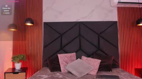 Aleja  online show from November 2025 09:24:02 PM