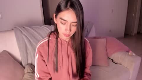 alejandraaa_ online show from December 2025 02:18:01 AM