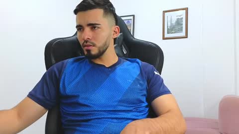 alejandroo_7 online show from January 2025 09:39:02 PM
