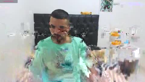 alejandroo_7 online show from April 2026 08:33:02 PM