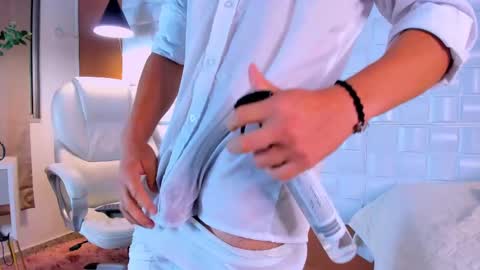 Alejo  online show from February 2025 11:44:01 PM