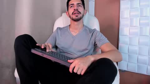 Alejo  online show from October 2025 09:15:01 PM