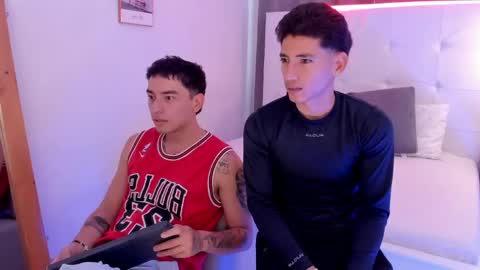 Snapshot of alejo_exotic chatting on May 2026 01:07:02 PM alejo_exotic online show from May 2026 01:07:02 PM